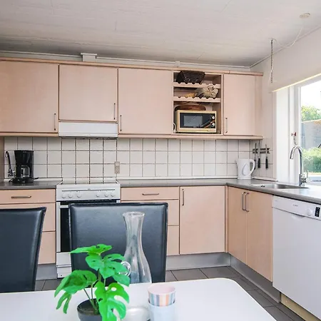 6 Person In * Højer